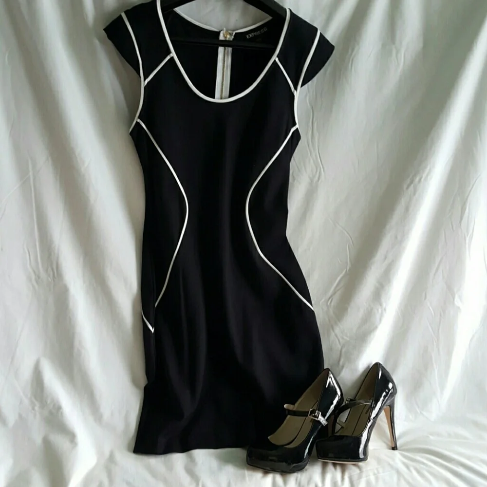 Express black/white knit sheath sleeveless dress